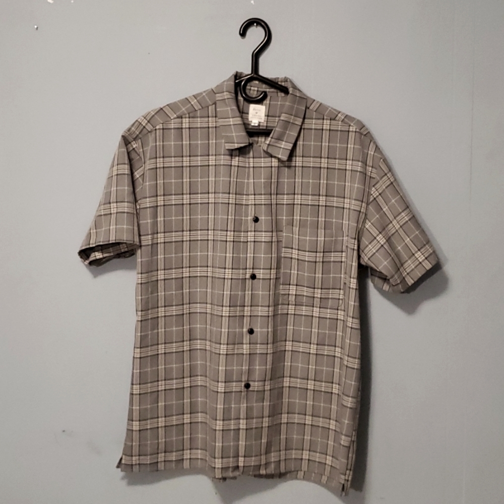 Short sleeve button shirt